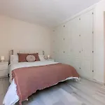 The Scandi-aries Luxury In Nueva Andalucia 公寓