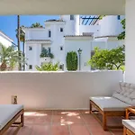 公寓 The Scandi-aries Luxury In Nueva Andalucia 马尔韦利亚
