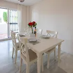 公寓 The Scandi-aries Luxury In Nueva Andalucia