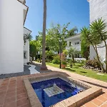 The Scandi-aries Luxury In Nueva Andalucia 马尔韦利亚