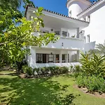 公寓 The Scandi-aries Luxury In Nueva Andalucia *