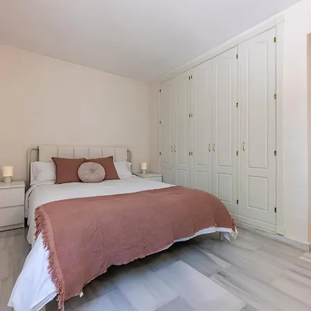 The Scandi-aries Luxury In Nueva Andalucia Apartamento