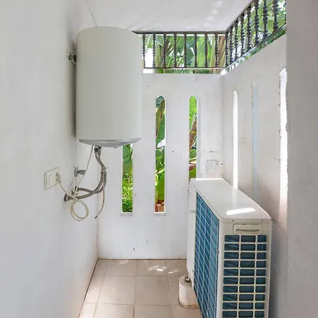 The Scandi-aries Luxury In Nueva Andalucia Apartament *