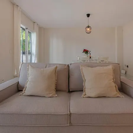 The Scandi-aries Luxury In Nueva Andalucia Апартаменти