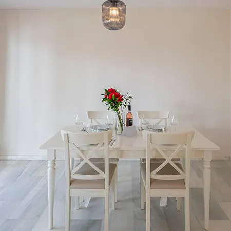 The Scandi-aries Luxury In Nueva Andalucia Apartament