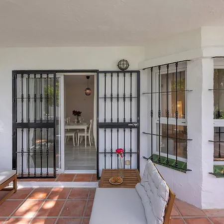 The Scandi-aries Luxury In Nueva Andalucia Apartament *