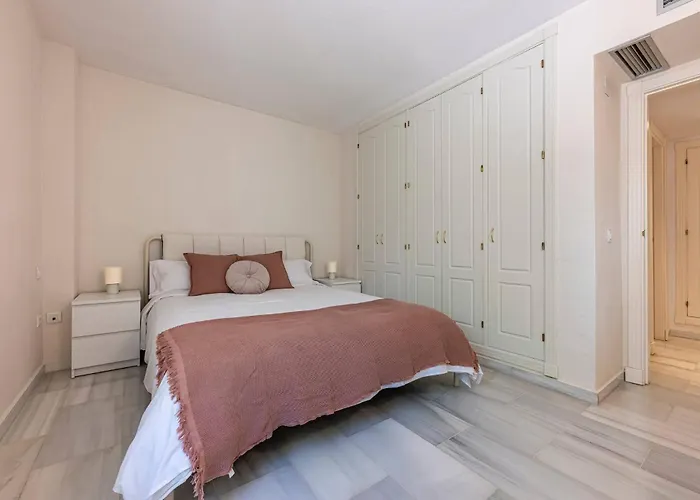 The Scandi-aries Luxury In Nueva Andalucia Апартаменти