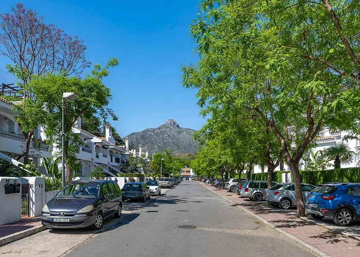 The Scandi-aries Luxury In Nueva Andalucia Appartamento *