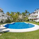アパート The Scandi-aries Luxury In Nueva Andalucia マルベーリャ