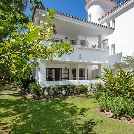 شقة The Scandi-aries Luxury In Nueva Andalucia *