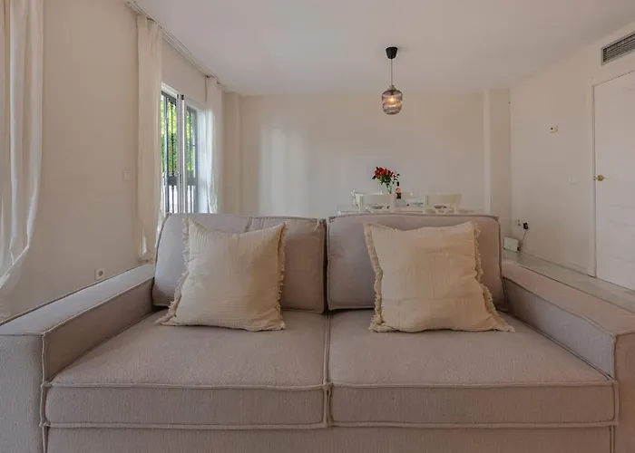 The Scandi-aries Luxury In Nueva Andalucia Διαμέρισμα